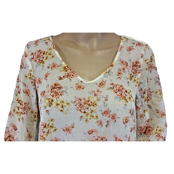 Happening in the Present Y2K Floral Top Open Crochet Back 3/4 Sleeve Size XS - Picture 5 of 8